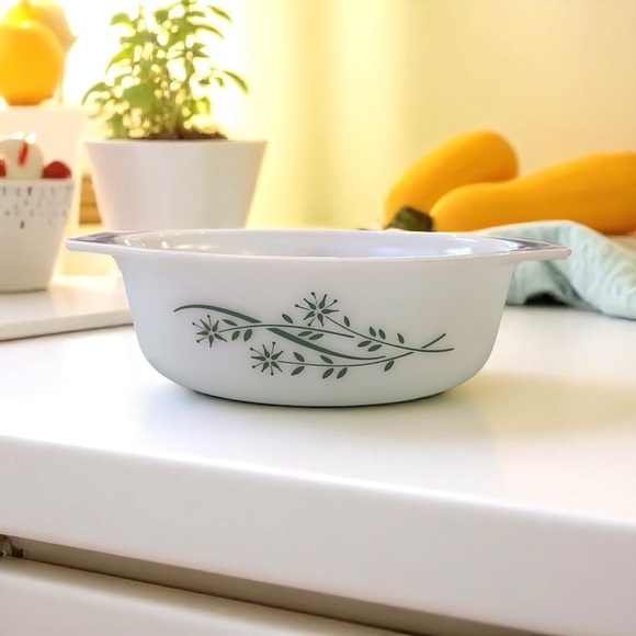 Pyrex Honeysuckle Pattern White and Green Casserole Dish - Picture 1 of 10